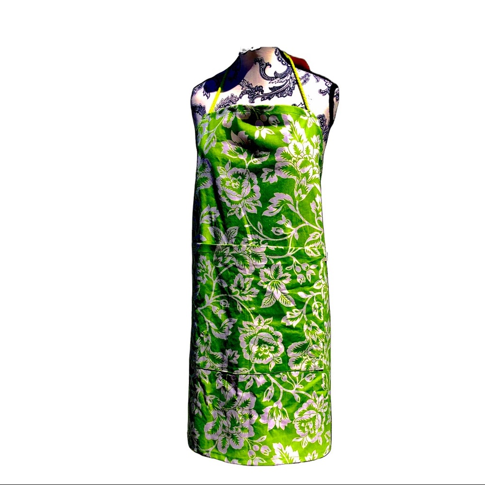 Andys Aprons - not so basic!  “Green & White”